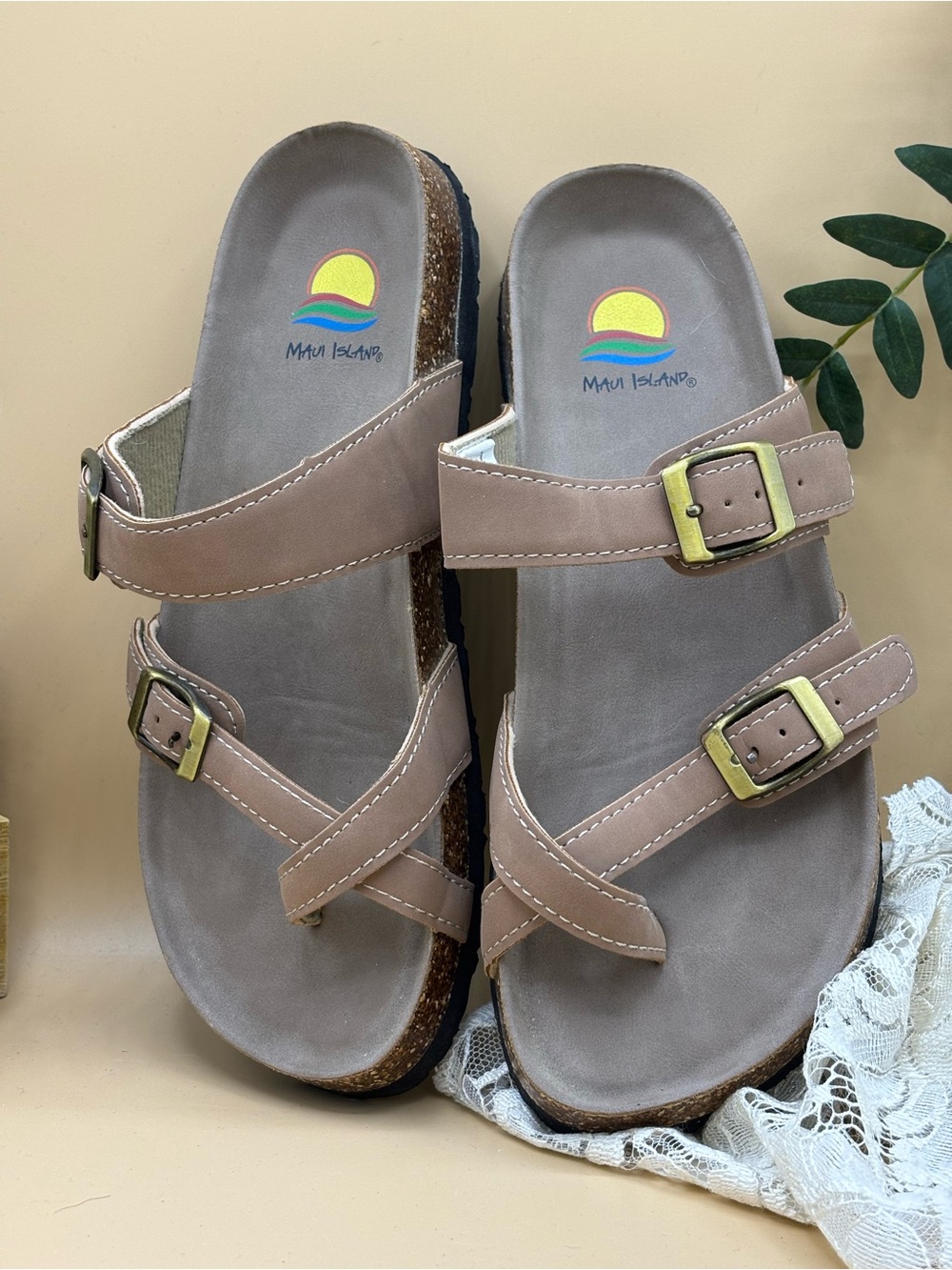 Maui Island Summer Women’s Size 8M Taupe Buckle Cork Footbed Toe Loop Sandals